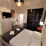 Bed & Breakfast 109